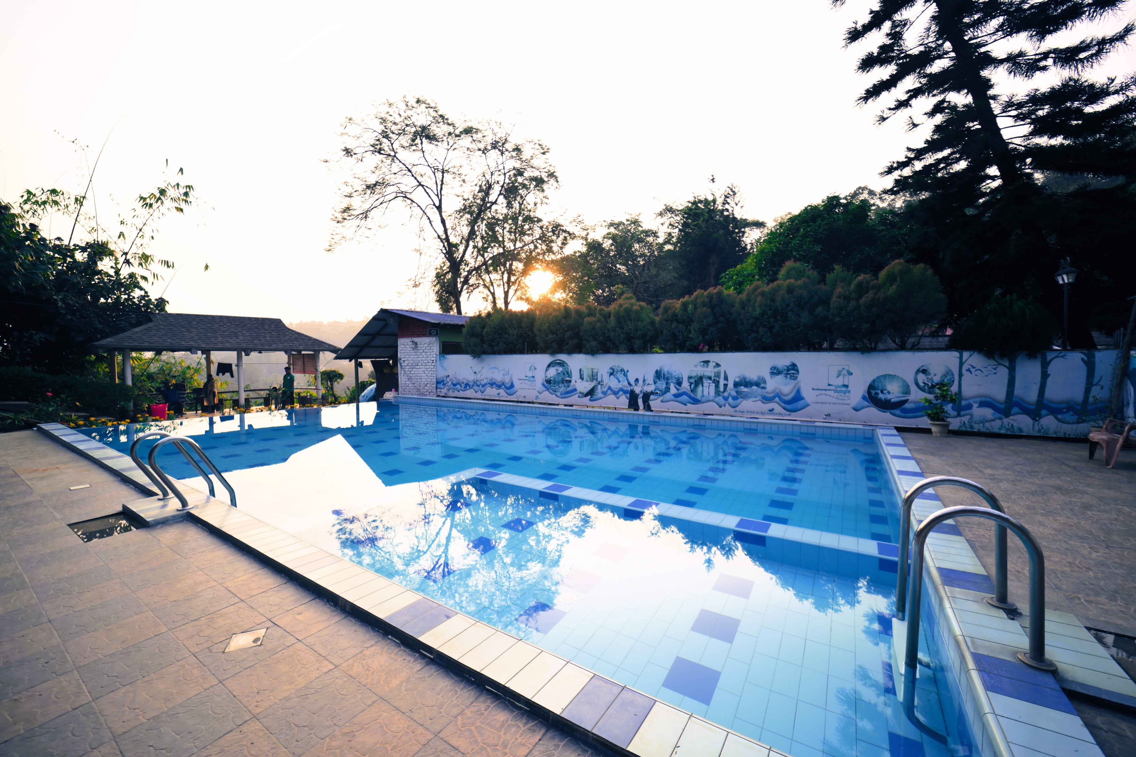 Swimming pool