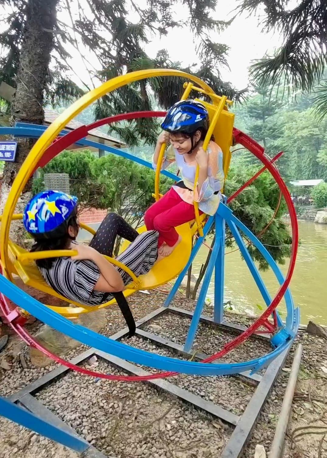 The human gyroscope ride